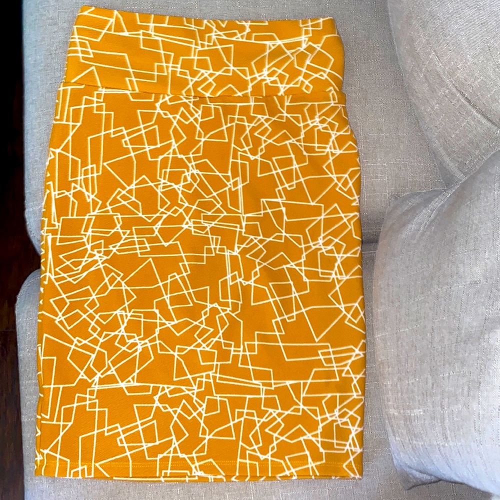 LulaRoe geometric pencil skirt lovely design